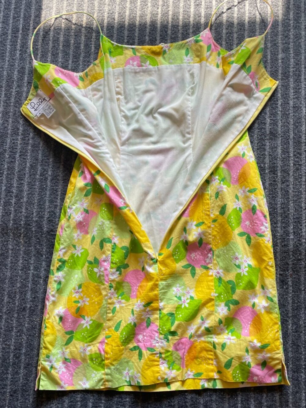 Lilly Pulitzer spaghetti strap dress. Citrus Lemonade Theme Size 4 Cotton - Picture 6 of 7